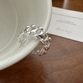 Moderner S925 Sterlingsilber Ring im Panzerketten-Design an einer Keramikschale - Einstellbar Offen / Silber (JZA057)