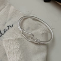 Brazalete de cable trenzado en plata de ley S925 con hebilla de herradura grande en U - Plata 925 / Brazalete de Cable Torsat con Hebilla de Herradura (SZQ060)