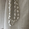 Collana di perle barocche irregolari con distanziatori in argento su tessuto - Argento 925 / Bianco Crema (32TL34)