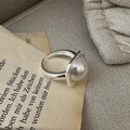 Anello minimalista in argento S925 con grande perla in castone quadrato su carta vintage - Aperto Regolabile / Stile Quadrato Perla Mabe (JZX001)