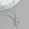 Collana con ciondolo a clessidra d'argento e simbolo dell'infinito su sfondo grigio - Argento