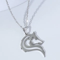 Colgante de cabeza de lobo de acero inoxidable plateado para hombre con diseño celta - Color Acero