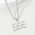 Dettaglio del ciondolo con numero 999 su una catena a fune in stile hip hop argento - Hip Hop (999)