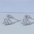 Boucles d'oreilles serpent minimalistes en argent avec design ondulé et fermoir à vis boule - Argenté