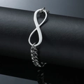 Gepolijste roestvrijstalen infinity-armband met grove schakelketting op zwart display - Zilver