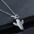Pendentif queue de baleine minimaliste en acier argenté poli sur pierre d'ardoise - Style Poli Lisse