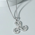 Collana con ciondolo Triskelion in argento lucido con catena a scatola tonda da uomo - Collana / Argento