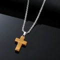 Collier croix en pierre œil de tigre avec chaîne torsadée sur fond noir réfléchissant - Marron