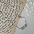 Collana minimalista in argento S925 con pendente rettangolare opaco su libro - Argento 925 / Ciondolo rettangolare martellato argento (XL006)
