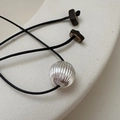 Collier minimaliste en argent S925 avec pendentif perle texturée et cordon noir réglable - Argent 925 / Style de Corde Noire à Perles Texturées Argentées (35TL13)