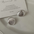 Textured S925 sterling silver oval stud earrings with elegant spiral pattern for women - Pleated Oval Style (EHZ072) / 925 Silver