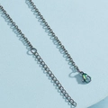 Collana a catena ritorta da 8mm in acciaio al titanio iridato con chiusura a moschettone - Catena a Maglie O Cangiante