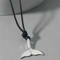 Ciondolo coda di balena in argento minimalista su collana in cordino nero regolabile - Color Acciaio