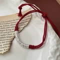 Handgefertigtes S925 Silber Armband mit roten Kordeln und Ringen auf Vintage-Papier - 925er Silber / Rotes Gewebtes Seil Gewickelt Stil (16SL15)