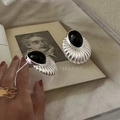S925 Sterlingsilber Onyx Ohrringe mit Muschelstruktur im minimalistischen Vintage-Stil - 925 Sterlingsilber / Französischer Retro-Sonnenstrahl-Schwarzachat-Stil (EHZ067)