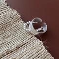 Minimalistische S925 zilveren dubbellaagse ring met mat gehamerde afwerking en kralenketting - Verstelbaar Open / Matte Gladde Ring En Stapelbare Kettingring (JZG072)