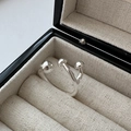 Anillo abierto de plata de ley S925 con tres pequeños hongos en un estilo naturalista - Abierto Ajustable / Forma de Hongo (JZH100)