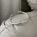 Minimalistischer S925 Sterlingsilber Armreif mit polierter Oberfläche in modernem Stil - Minimalistischer Glatter Armreif (SZ010)