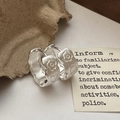 Orecchini a cerchio in argento sterling S925 con motivi floreali e cuori spazzolati - Fibbia per Orecchio Fiore Cuore Spazzolato (EH160) / Argento 925