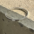 Minimalistischer offener Armreif aus S925 Sterlingsilber mit Hochglanzpolitur - Silber