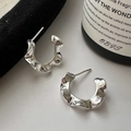 Pendientes minimalistas de plata esterlina S925 con diseño de borde plisado irregular - Plata 925 / Estilo Plisado Irregular (EH129)