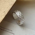 Vintage S925 sterling zilveren open ring met gehamerde textuur op een warme achtergrond - Verstelbaar Open / Gekorrelde Textuur Zilveren Stijl (JZB163)
