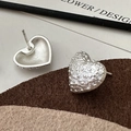 S925 Sterling Silber Herzstecker mit Vintage-Matt-Textur und Silberstempel auf der Rückseite - 925er Silber / Texturiertes Vintage Herz (EHK081)