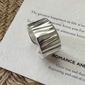 Minimalistische S925 sterling zilveren open ring met golvende textuur en glanzende afwerking - Verstelbaar Open / Rimpel Textuur Stijl (JZB164)