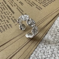 Bague ouverte vintage en argent sterling S925 avec motif marguerite et pétales en relief - Ouvert Réglable / Style Petite Fleur Vintage (JZB138) / Argenté