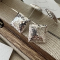 S925 sterling silver square stud earrings with textured crushed ice surface for women - Square Hammered Style (EHI072) / 925 Silver