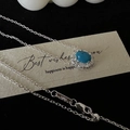 S925 sterling zilveren ketting met ovale turquoise hanger op chique display - Ovale Synthetische Turkoois Hanger Stijl (XL291) / 925 zilver