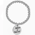 Silberne Perlenarmband mit rundem Anhänger und Believe in Yourself Gravur - Silber - Believe in Yourself