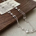 Minimalistische S925 Sterlingsilber Perlenkette auf rustikalem Holz und Leinenstoff - 925er Silber / Silber (XL285)