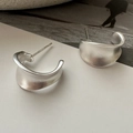 Matte S925 Sterling Silber C-Ohrringe im minimalistischen Retro-Bogen-Design - Mattierte C-Form Geometrische Ohrstecker (EHZ161) / 925er Silber
