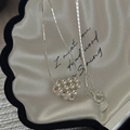 Elegante collar de corazón de plata S925 en un joyero blanco con forma de concha de mar - Plata 925 / Plateado (24TL14)