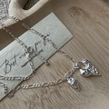 Collana Figaro vintage in argento sterling S925 con ciondoli a cuore materico e fragola - Collana con Doppio Ciondolo Texture Lava (XLV119)