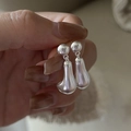 Pendientes largos minimalistas de plata S925 con acabado mate y colgantes de lágrima - Estilo de Gota de Agua Mate Irregular (EHY114) / Plata 925
