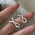 Orecchini a perno minimalisti in argento 925 a nodo intrecciato con finitura lucida - Argento 925 / Stile Nodo Intrecciato Argento (EHJ085)