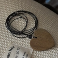 Minimalist S925 silver wooden heart pendant necklace with natural grain on linen fabric - Brown Wood Grain Heart Style (54TL33) / 925 Silver