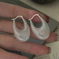 Minimalist S925 sterling silver hollow mesh drop earrings held by hand - 925 Silver / Silver