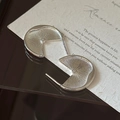 Orecchini a perno in argento S925 con texture spazzolata a ventaglio e zircone intarsiato - Argento 925 / Stile Texture Spazzolata a Forma di Ventaglio (EHM084)