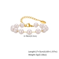 Detail eines eleganten Perlenarmbandes mit goldener Kette und K18-Metallanhänger - Armband (BR-2715G)