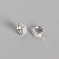 Orecchini huggie in argento S925 con tre file di zirconi incastonati, stile minimalista - Argento 925 / Oro Bianco