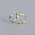 Minimalist twisted gold hoop earrings with pear-shaped turquoise stone inlays - 925 Silver / Gold (Artificial Turquoise)