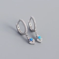 Orecchini a cerchio in argento S925 con opale blu a cuore e pavé di zirconi cubici - Argento 925 / Oro Bianco