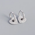 Eleganti orecchini a cerchio a cuore in argento s925 con pavé di zirconi lucidi - Argento 925 / Oro Bianco