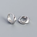 Minimalistische S925 sterling zilveren oorringen met geometrisch gedraaid ontwerp - 925 zilver / Witgoud