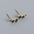 Minimalistische S925 zilveren vergulde oorknopjes met drie gegradueerde zwarte zirkonia's - Zwarte Strass / Goud