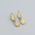 Eleganti orecchini a cerchio dorati in argento S925 con pavé di diamanti e ciondoli a sole - Argento 925 / Oro