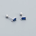 Orecchino a perno in argento S925 con zircone blu rettangolare e chiusura a vite - Argento 925 / Platino (Zirconia Blu)